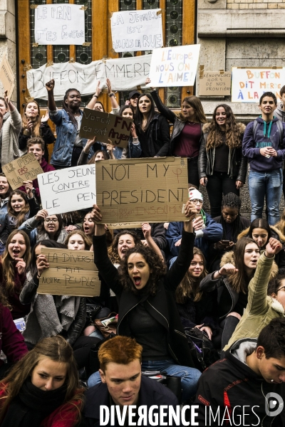 CP2017 :  Rassemblement des élèves du Lycée Buffon contre Marine le Pen.