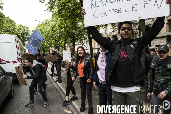 CP2017 :  Rassemblement des élèves du Lycée Buffon contre Marine le Pen.