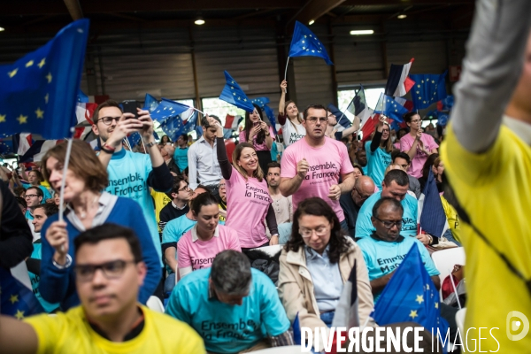 Meeting d Emmanuel Macron au Paris Event Center