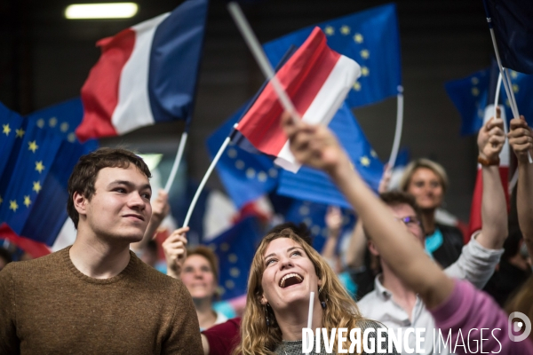 Meeting d Emmanuel Macron au Paris Event Center