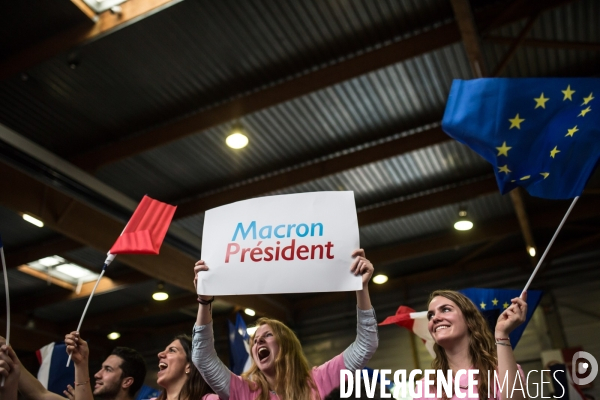 Meeting d Emmanuel Macron au Paris Event Center