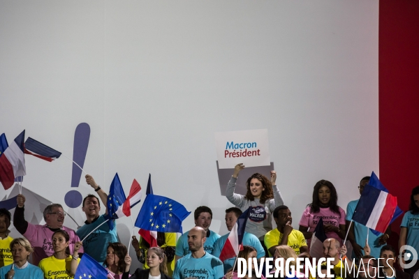 Meeting d Emmanuel Macron au Paris Event Center