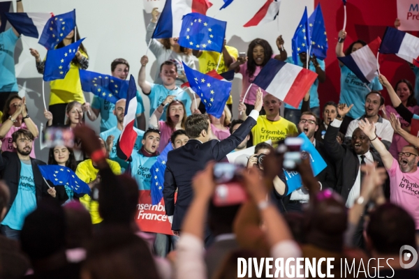 Meeting d Emmanuel Macron au Paris Event Center