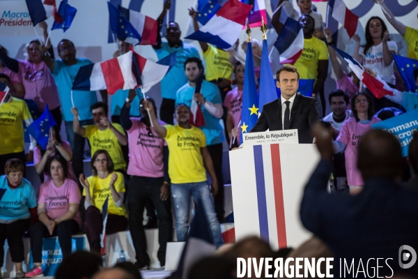 Meeting d Emmanuel Macron au Paris Event Center