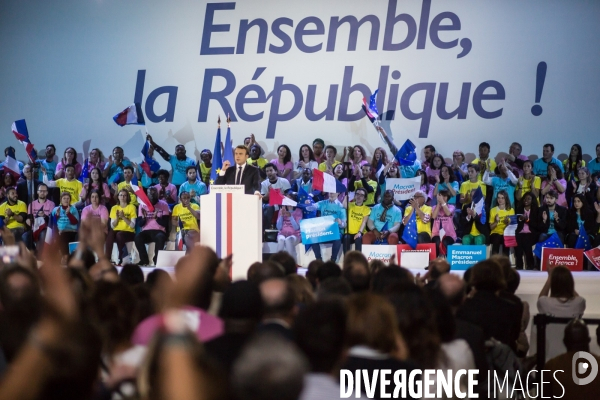 Meeting d Emmanuel Macron au Paris Event Center