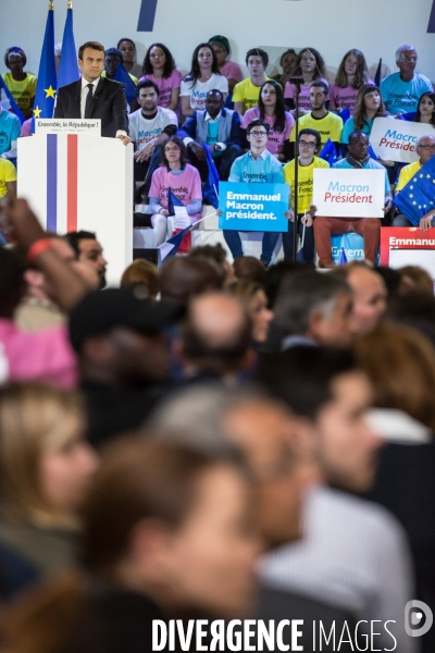 Meeting d Emmanuel Macron au Paris Event Center