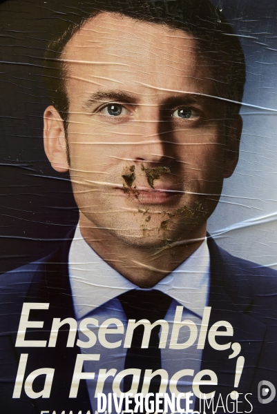 Affiches des Candidats Présidentiels France 2017 Presidential Election Campaign Posters Paris 2017. French presidential Campaign Posters 2017 candidates .