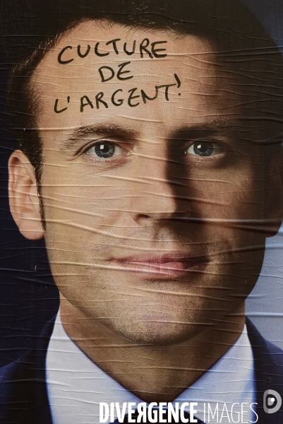 Affiches des Candidats Présidentiels France 2017 Presidential Election Campaign Posters Paris 2017. French presidential Campaign Posters 2017 candidates .