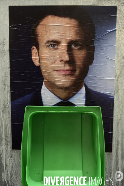 Affiches des Candidats Présidentiels France 2017 Presidential Election Campaign Posters Paris 2017. French presidential Campaign Posters 2017 candidates .