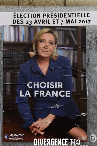 Affiches des Candidats Présidentiels France 2017 Presidential Election Campaign Posters Paris 2017. French presidential Campaign Posters 2017 candidates .