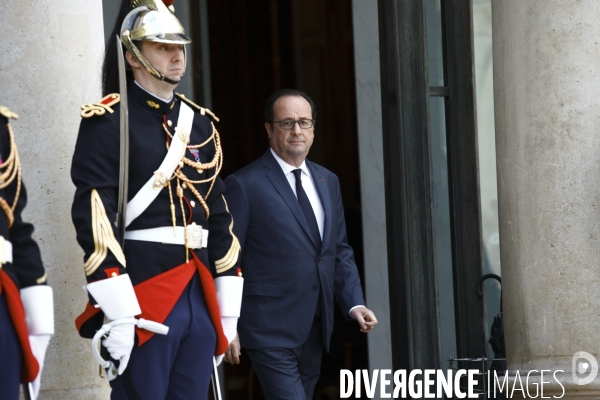 Le président François Hollande reçoit SM Mohammed VI le roi du Maroc