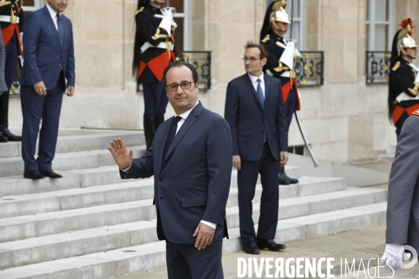 Le président François Hollande reçoit SM Mohammed VI le roi du Maroc