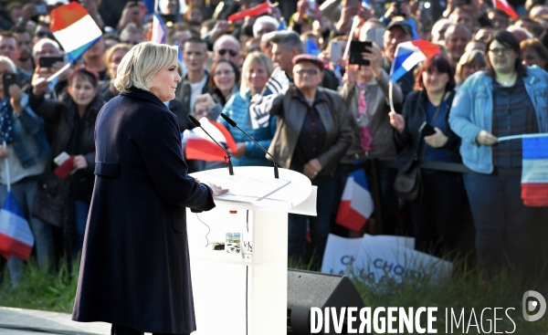 Marine Le Pen à Ennemain