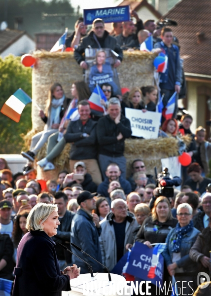 Marine Le Pen à Ennemain