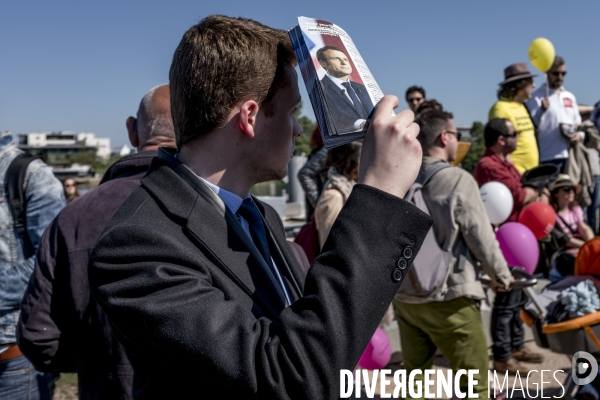 Rassemblement des soutiens d Emmanuel Macron.