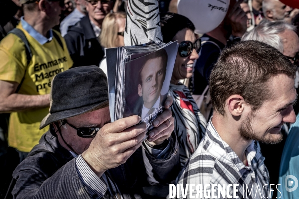 Rassemblement des soutiens d Emmanuel Macron.