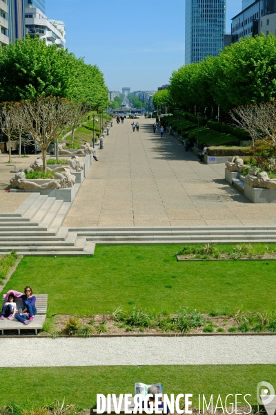 Lost in la Defense