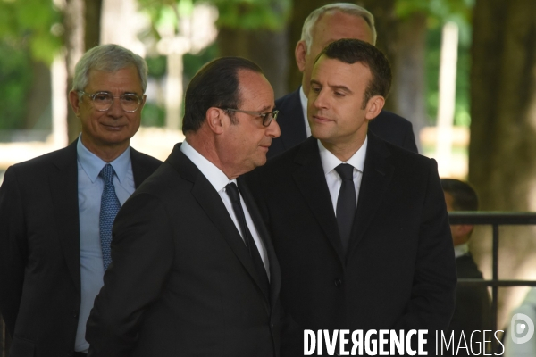 Emmanuel Macron et François Hollande assistent au XIIème journée des mémoires de la traite de l esclavage