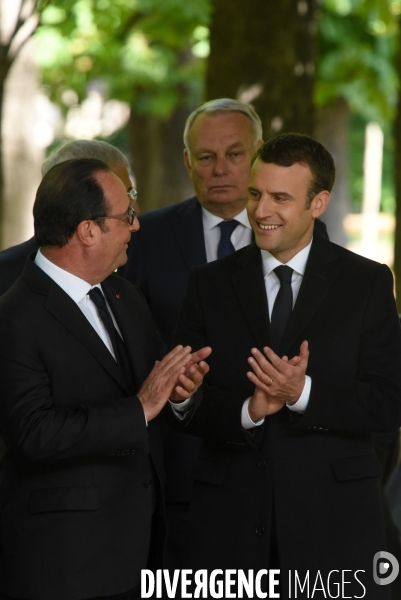 Emmanuel Macron et François Hollande assistent au XIIème journée des mémoires de la traite de l esclavage