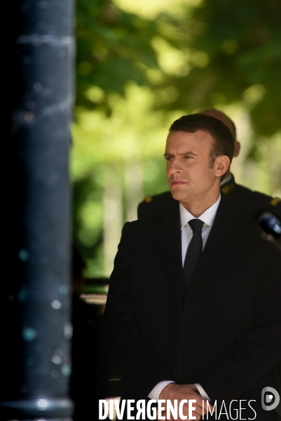 Emmanuel Macron et François Hollande assistent au XIIème journée des mémoires de la traite de l esclavage