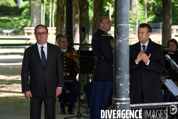 Emmanuel Macron et François Hollande assistent au XIIème journée des mémoires de la traite de l esclavage