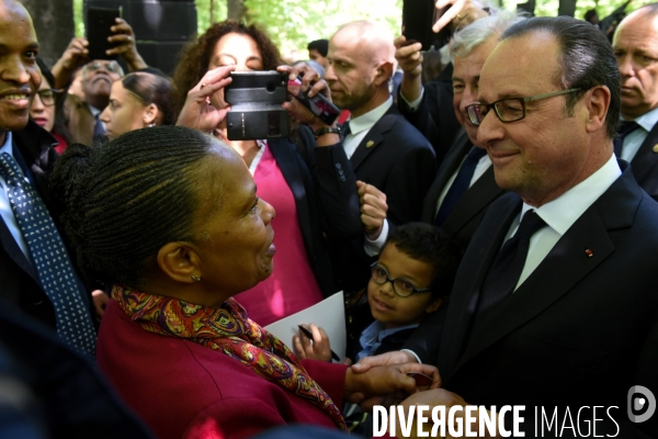 Emmanuel Macron et François Hollande assistent au XIIème journée des mémoires de la traite de l esclavage