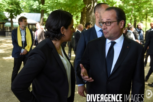 Emmanuel Macron et François Hollande assistent au XIIème journée des mémoires de la traite de l esclavage