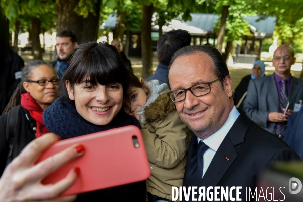 Emmanuel Macron et François Hollande assistent au XIIème journée des mémoires de la traite de l esclavage