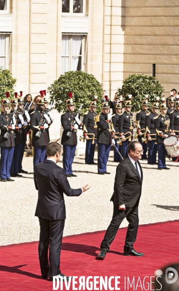 Passation de pouvoir Hollande - Macron