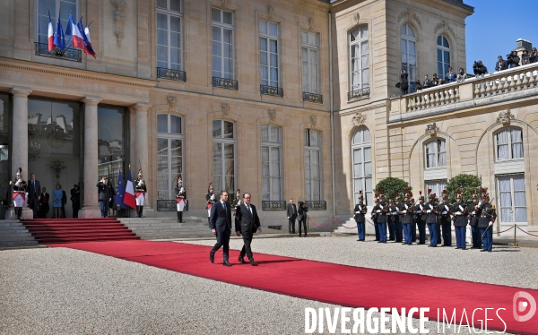 Passation de pouvoir entre François Hollande et Emmanuel Macron