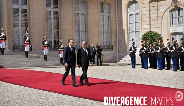 Passation de pouvoir entre François Hollande et Emmanuel Macron