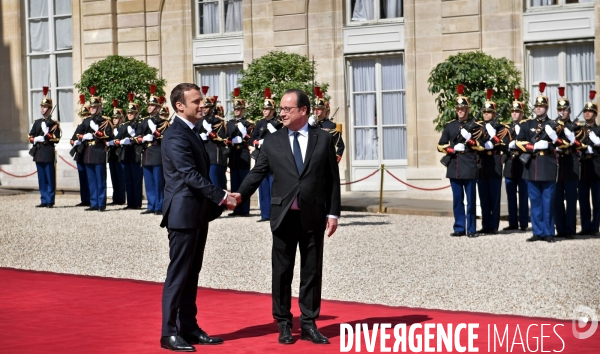 Passation de pouvoir entre François Hollande et Emmanuel Macron