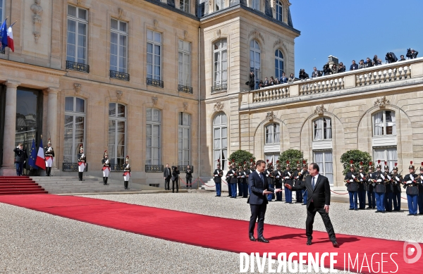 Passation de pouvoir entre François Hollande et Emmanuel Macron