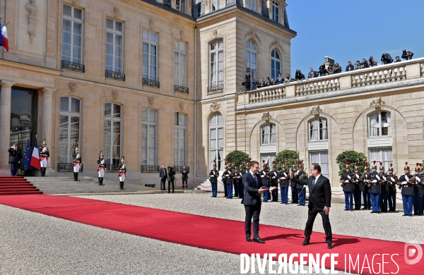 Passation de pouvoir entre François Hollande et Emmanuel Macron