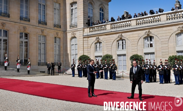 Passation de pouvoir entre François Hollande et Emmanuel Macron