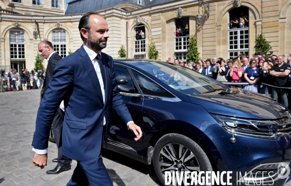 Passation de pouvoir entre bernard Cazeneuve et Edouard Philippe