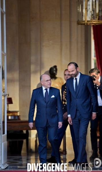 Passation de pouvoir entre bernard Cazeneuve et Edouard Philippe