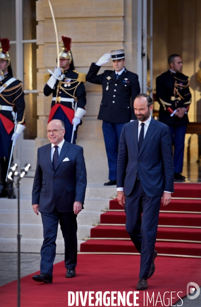 Passation de pouvoir entre bernard Cazeneuve et Edouard Philippe