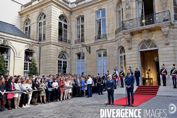 Passation de pouvoir entre bernard Cazeneuve et Edouard Philippe