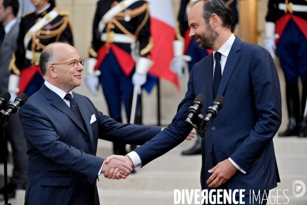 Passation de pouvoir entre bernard Cazeneuve et Edouard Philippe