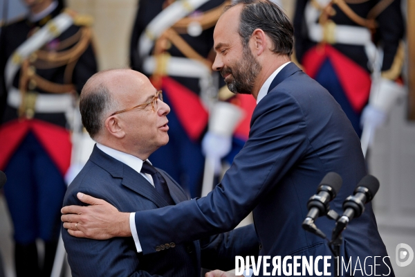 Passation de pouvoir entre bernard Cazeneuve et Edouard Philippe