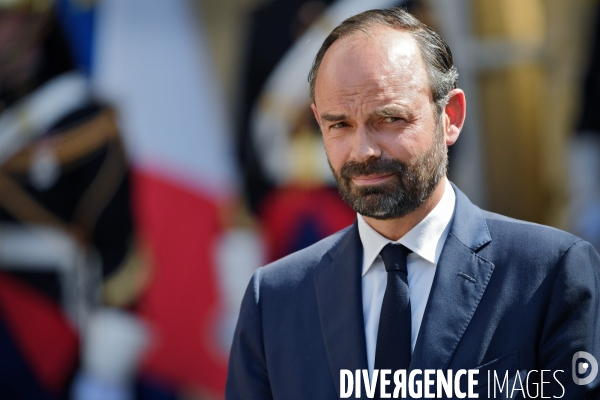 Passation de pouvoir entre bernard Cazeneuve et Edouard Philippe