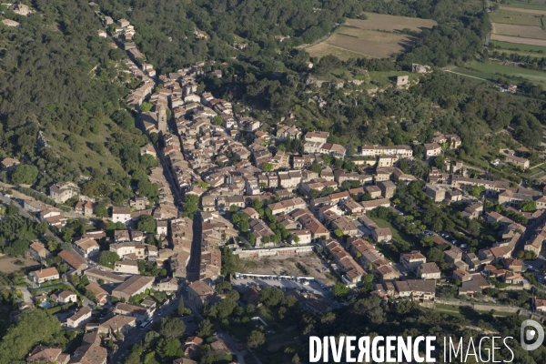 Vue aérienne de Rognes Venelles et du Puy-Sainte-Réparade