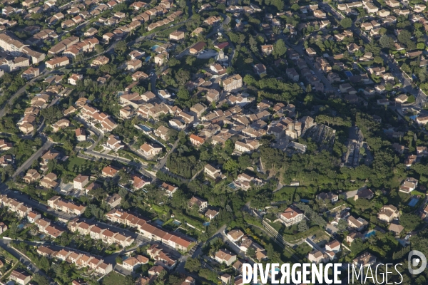 Vue aérienne de Rognes Venelles et du Puy-Sainte-Réparade