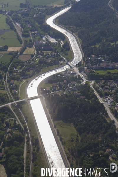 Vue aérienne de Rognes Venelles et du Puy-Sainte-Réparade