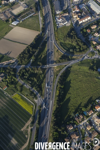 Vue aérienne de Rognes Venelles et du Puy-Sainte-Réparade