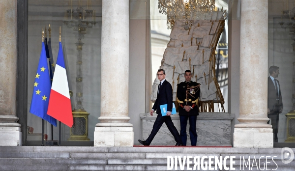 Premier conseil des ministres du gouvernement d Edouard Philippe