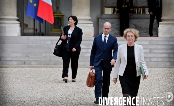 Premier conseil des ministres du gouvernement d Edouard Philippe