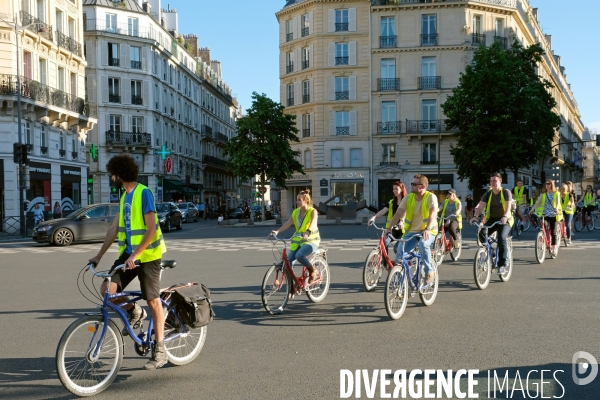 Illustration Mai2017.Un groupe de touristes a velo a saint germain