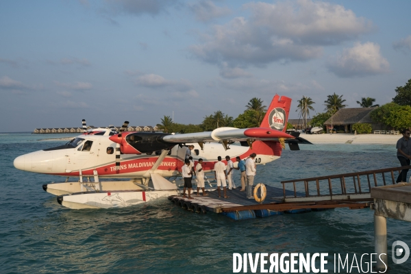 Transfert de touristes en hydravion aux Maldives